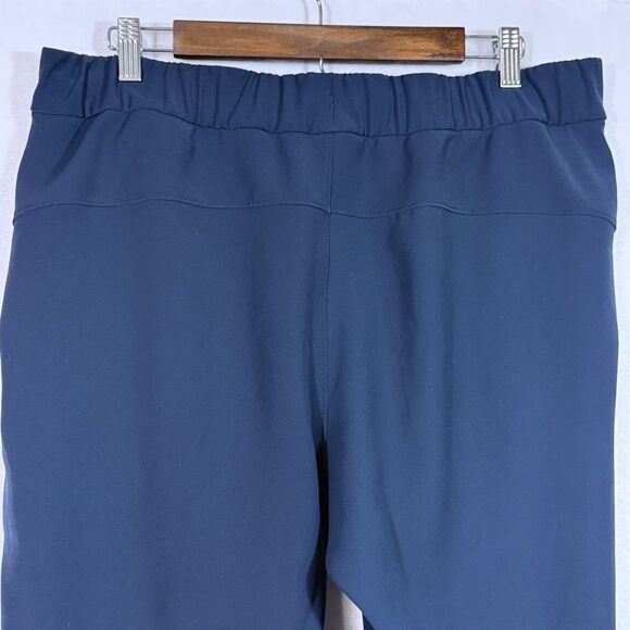 Lululemon On The Fly Woven 27" True Navy Crop Pull On Pants Womens 12 Athleisure - Picture 8 of 11